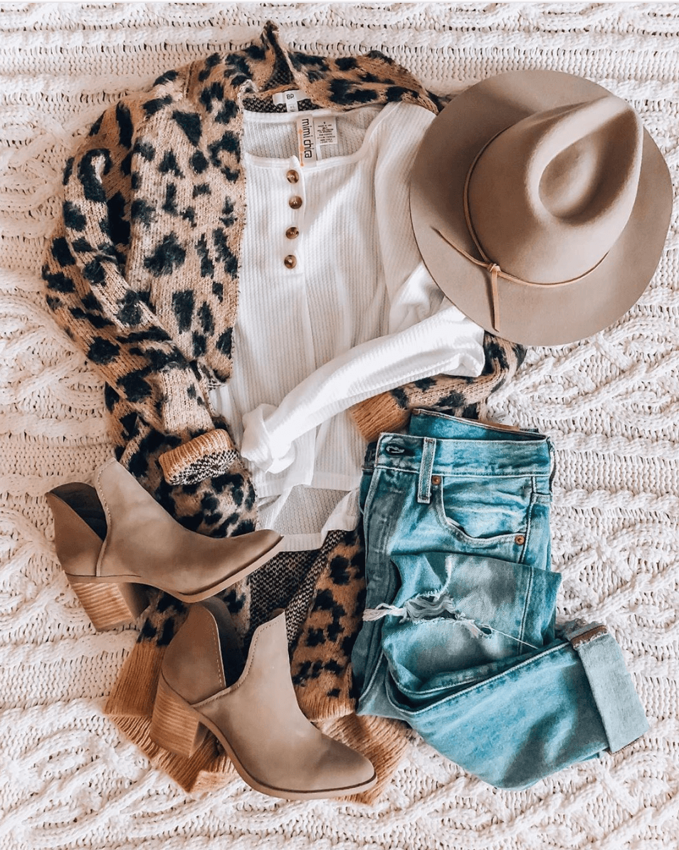 12 Casual Cardigan Outfit Ideas For Fall & Winter 6 Cute & Trendy Cardigan Outfit Ideas For The Cold Weather | thezenish.com