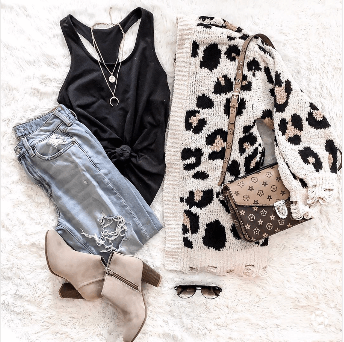 12 Casual Cardigan Outfit Ideas For Fall & Winter 5 Cute & Trendy Cardigan Outfit Ideas For The Cold Weather | thezenish.com