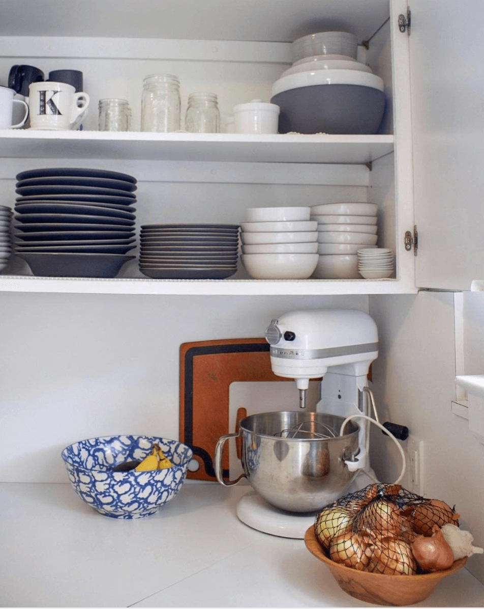 10 Decluttering Tips From Tidying Up With Marie Kondo 3 10 Decluttering Tips From Tidying Up With Marie Kondo 3 10 Decluttering Tips From Tidying Up With Marie Kondo