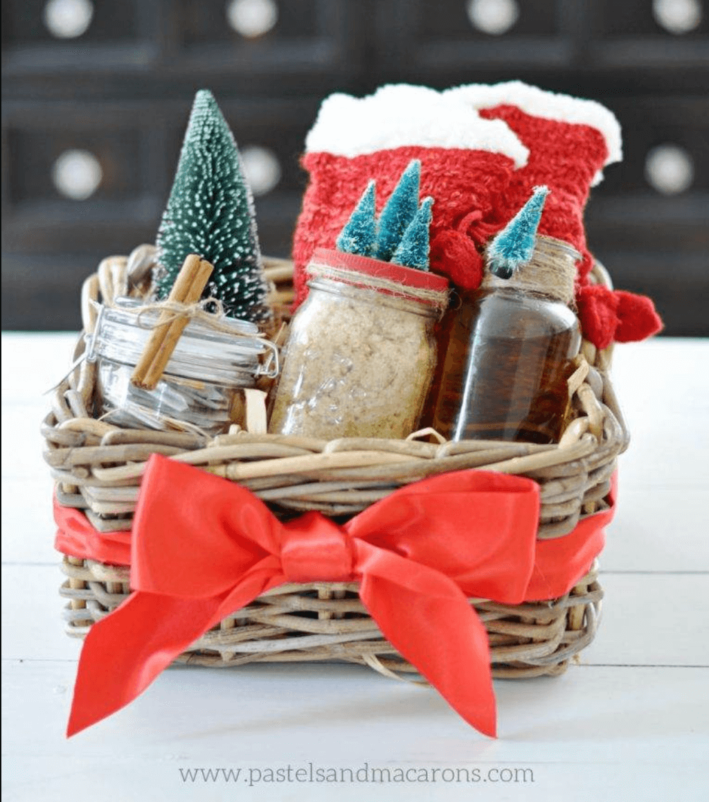 Christmas gift basket ideas for mom