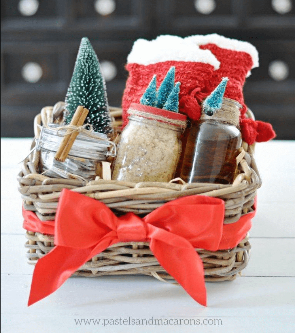 30 Best DIY Christmas Gift Baskets Ideas For Mom - The Zenish