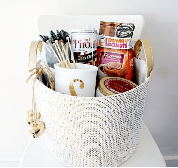 30 Best DIY Christmas Gift Baskets Ideas For Mom