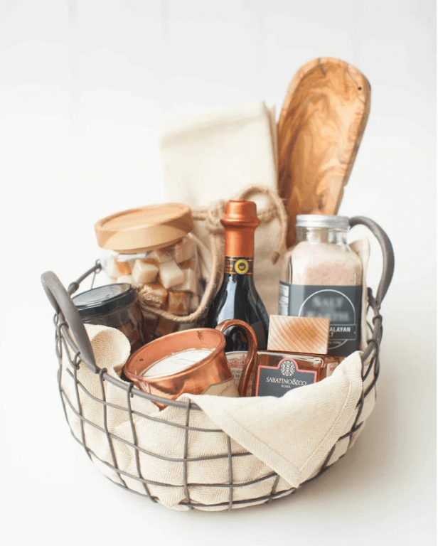 30 Best DIY Christmas Gift Baskets Ideas For Mom