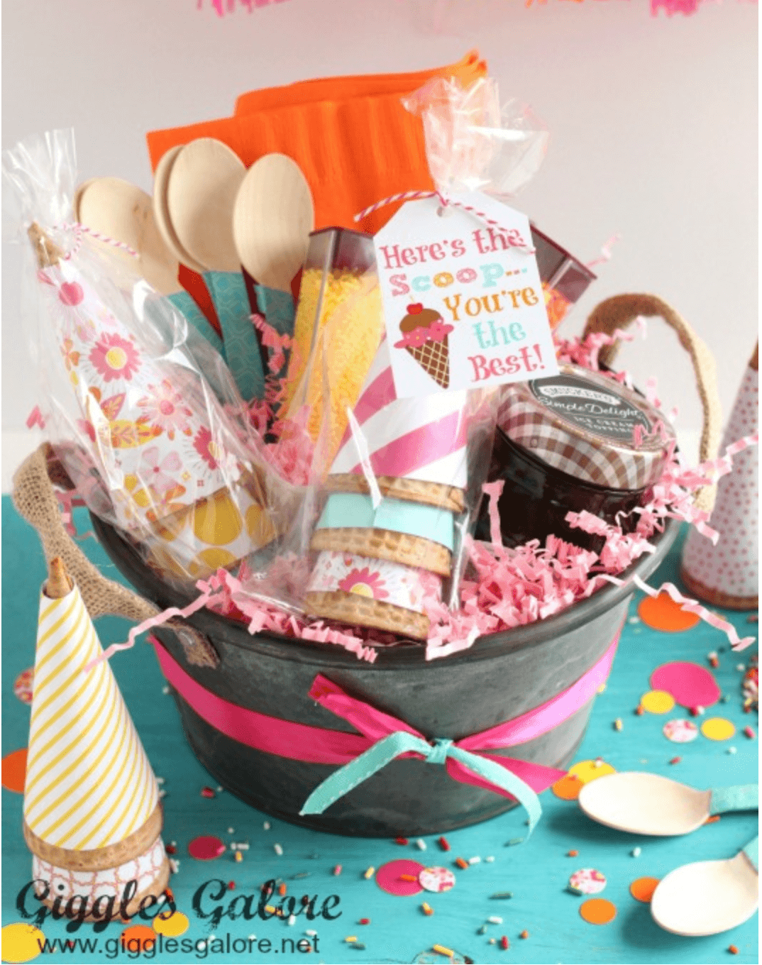 30 Best DIY Christmas Gift Baskets Ideas For Mom 32 Holiday gift idea for mom