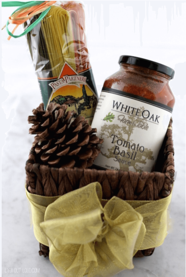 30 Best DIY Christmas Gift Baskets Ideas For Mom