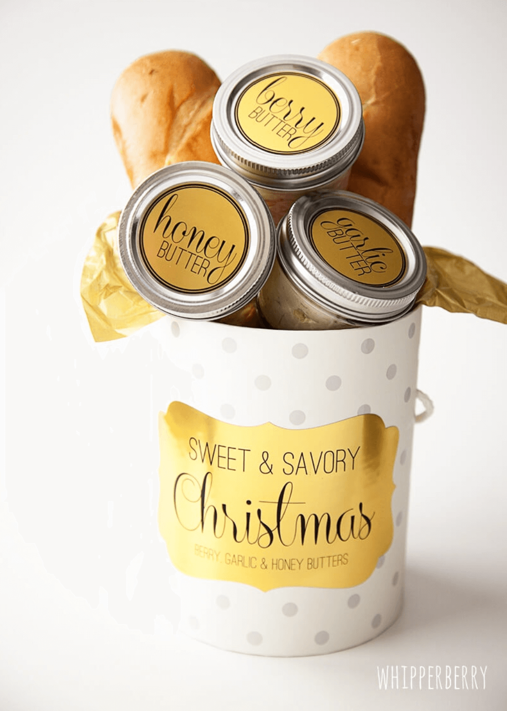 30 Best DIY Christmas Gift Baskets Ideas For Mom 22 Gift basket idea for mom
