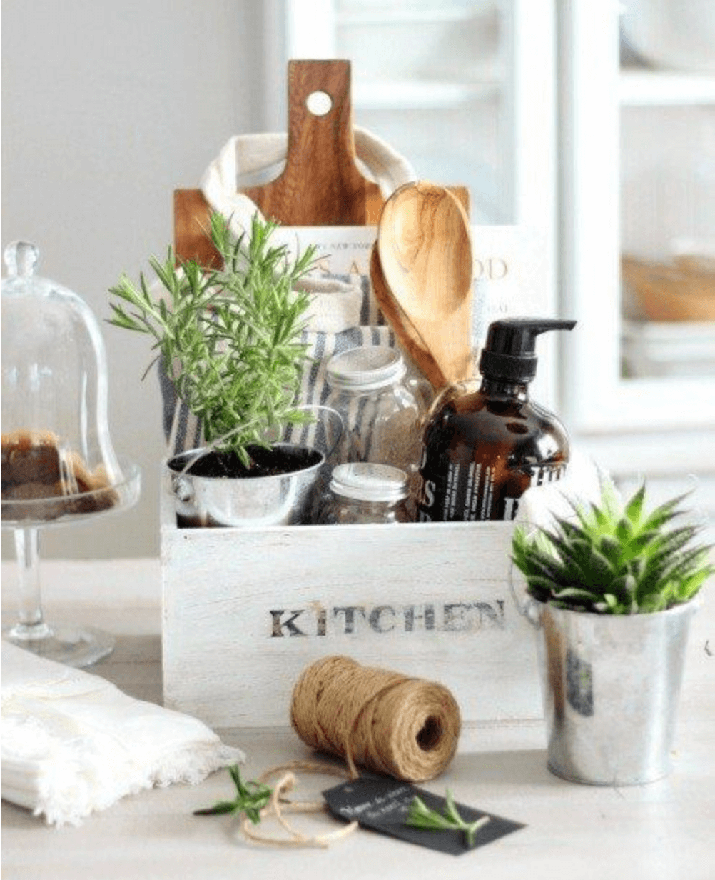 30 Best DIY Christmas Gift Baskets Ideas For Mom 14 Christmas gift baskets for mom