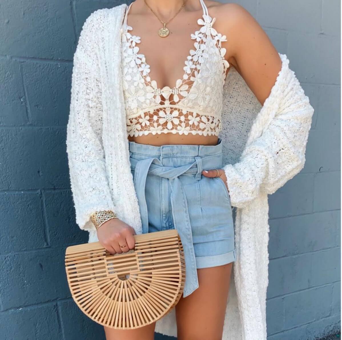 How To Wear a Bralette: 34 Awesome Outfit Ideas 22