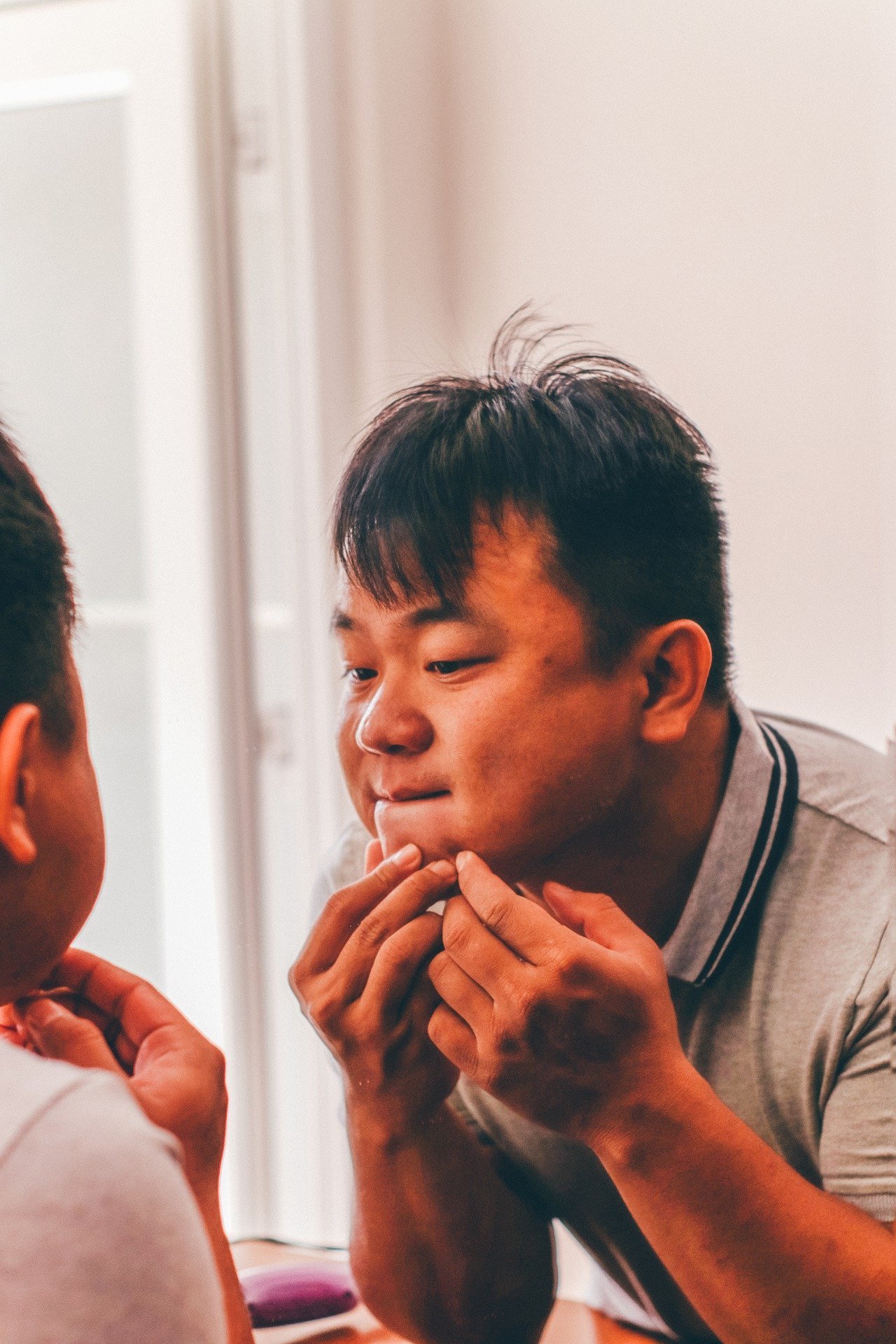How To Know If You Have Acne Prone Skin: 9 skincare tips from dermatologists 3 Don't pick, pop, or squeeze your acne